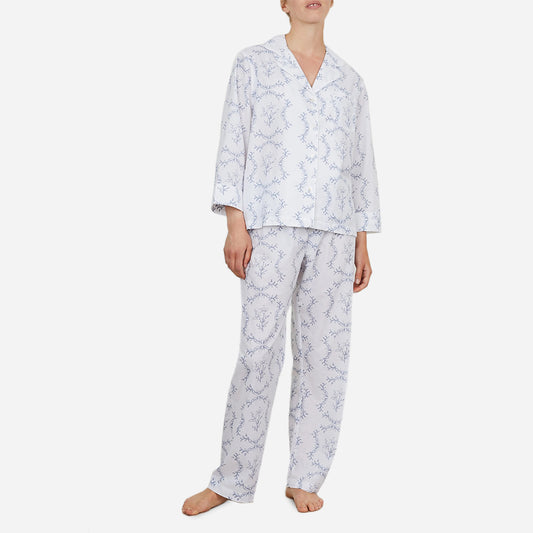 This floral pj set is made from breathable and soft GOTS-certified organic cotton voile that feels light and airy on your skin. The pajama shirt has a boxy fit for unrestricted movement, while the straight leg pants feature a comfy elastic waist for a custom fit that can be worn high on the waist or low on the hips.